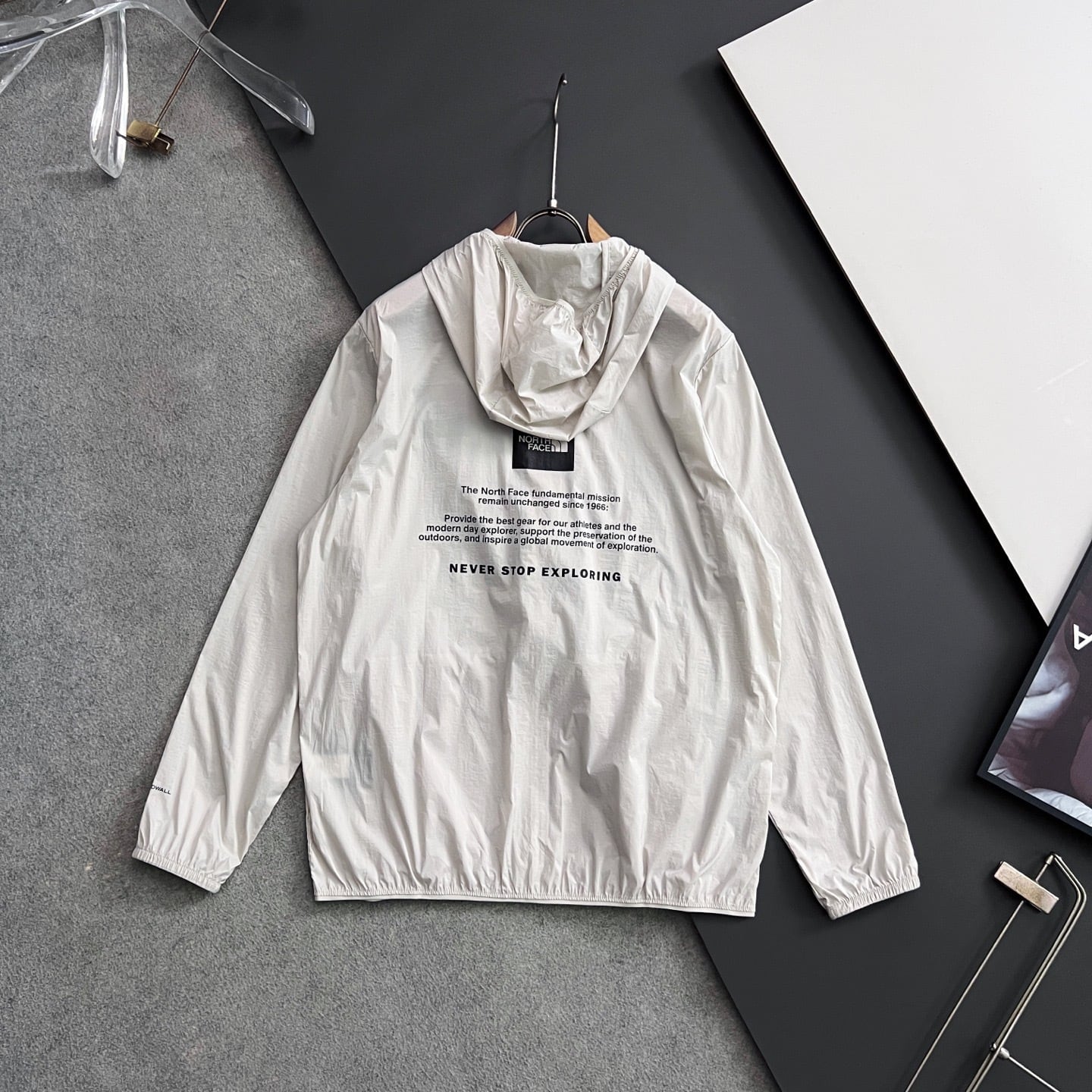 【THE NORTH FACE】UVカット パーカー レディース メンズ ウィンドブレーカー ジャケット アイボリー 軽量 薄手 接触冷感 紫外線対策 ユニセックス アウトドア