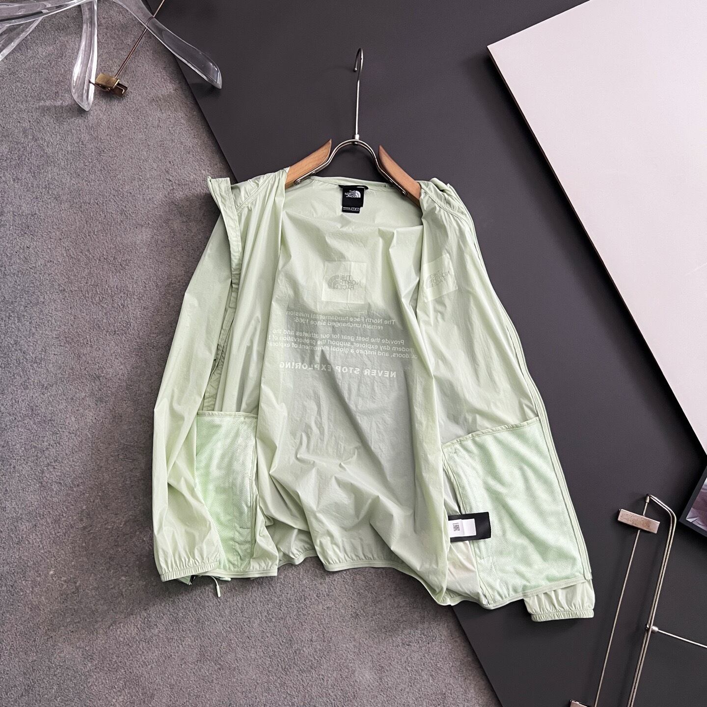 【THE NORTH FACE】UVカット パーカー レディース メンズ ウィンドブレーカー ジャケット 軽量 薄手 接触冷感 紫外線対策 ユニセックス 運動 アウトドア