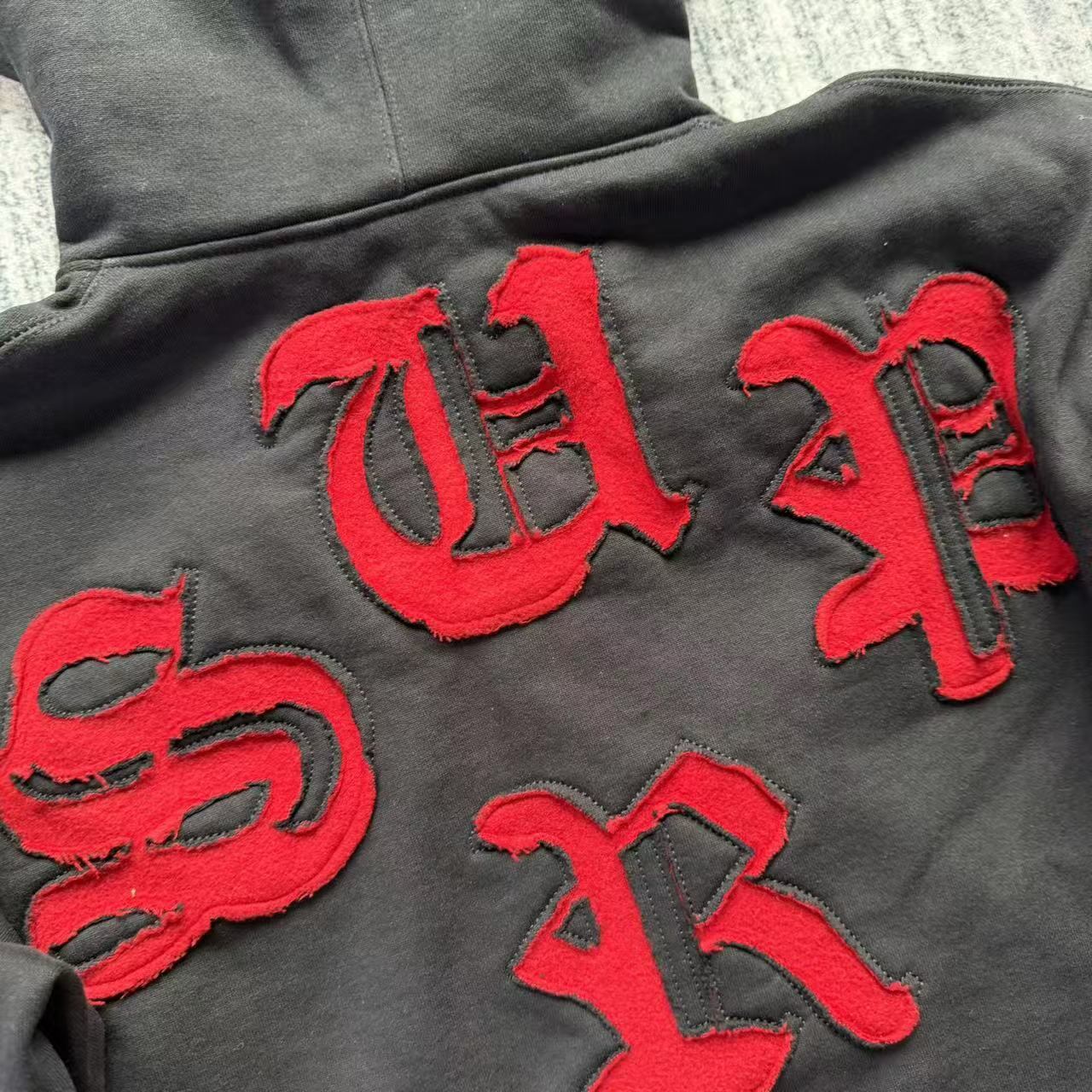 SUPREME? ZIP UP HOODIE 2025SS バックロゴ フルジップ スウェットパーカー プレミアムコットン シュプリーム 高級感 ストリート グレー ブラック